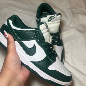 green and white nike dunks